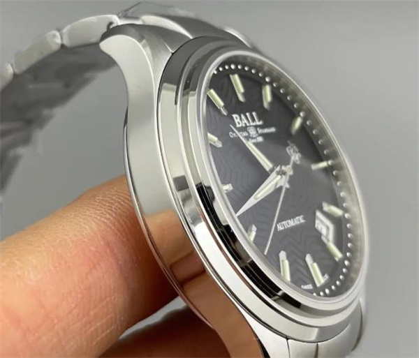 波尔进水属于保修范围吗